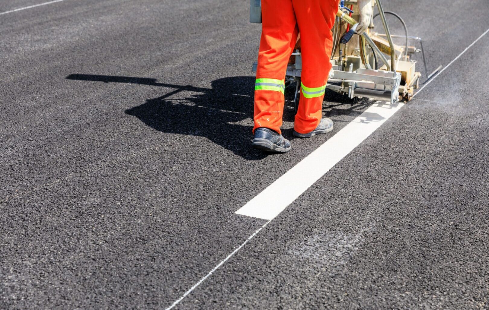 Line marking man painting